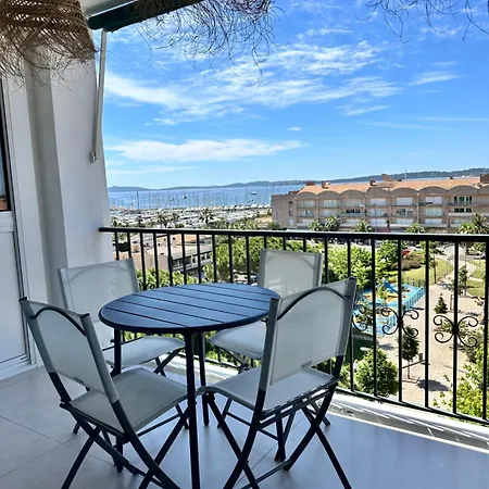 Bleu Horizon, Vue Hyeres