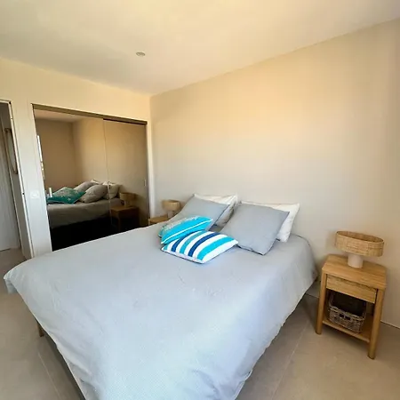 Bleu Horizon, Vue Hyères