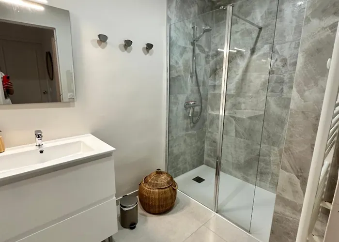 Bleu Horizon, Vue * הייר