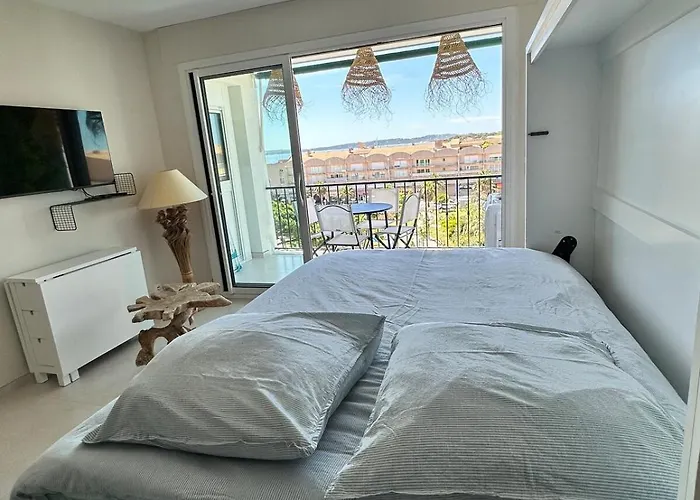 Bleu Horizon, Vue * Єр