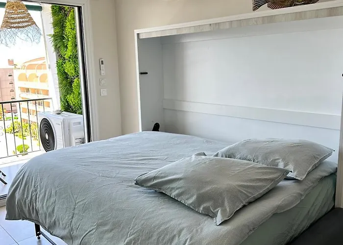 Bleu Horizon, Vue הייר